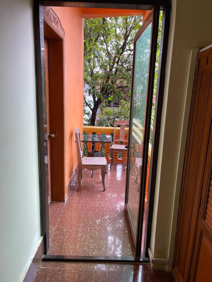 Apsara Guest House Kampot City Экстерьер фото